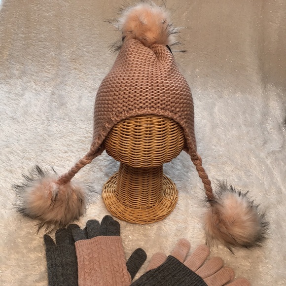 D & Y Accessories - dusty pink hat w Pom Poms NEW & cute